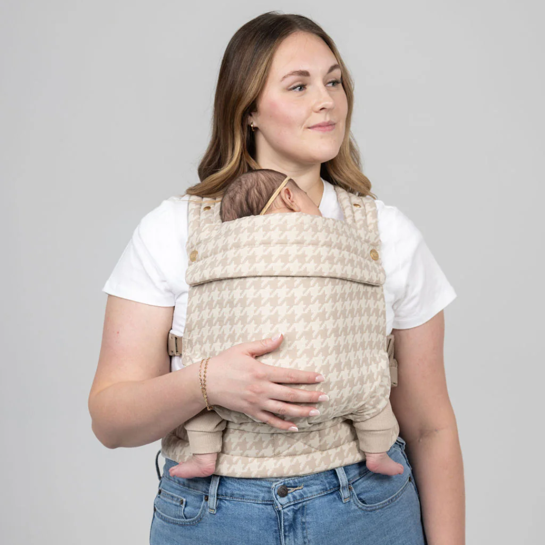 Soft baby carrier adjustable strap detail — NAEVII