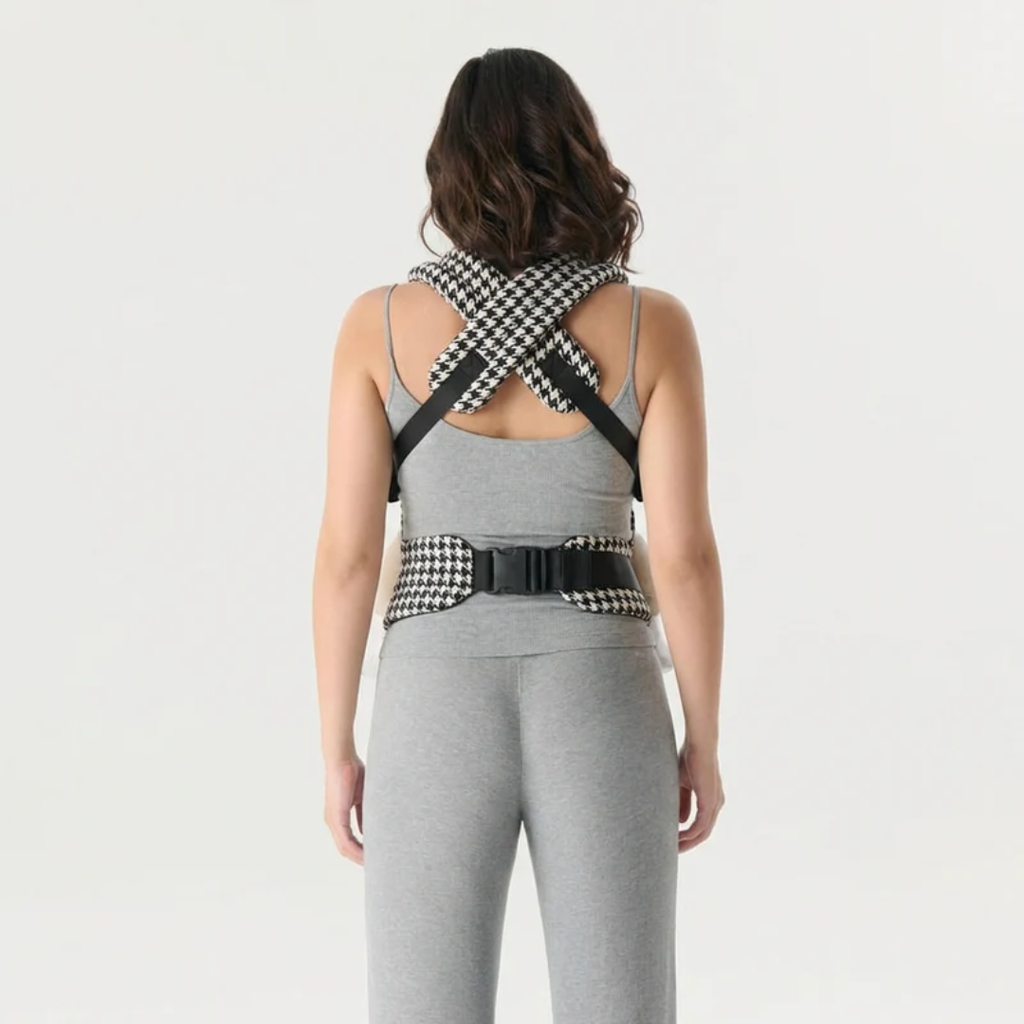 Soft baby carrier in neutral tone — NAEVII