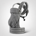 Soft baby carrier worn outdoors — NAEVII
